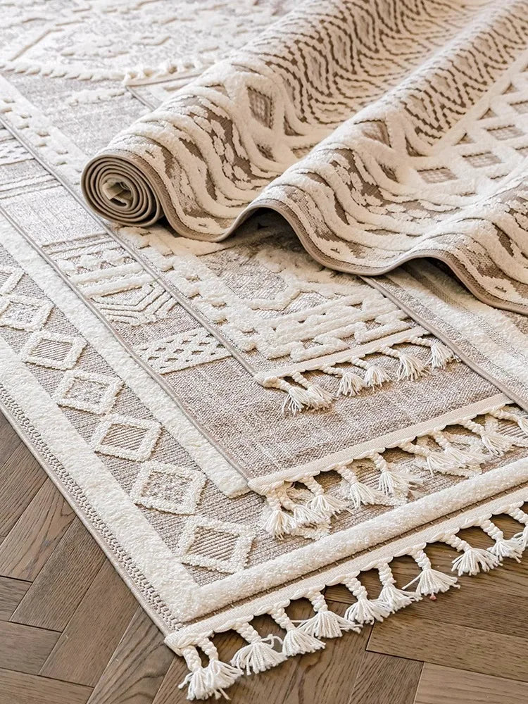 Traditional Large Rectangular Area Rug / Ruchi