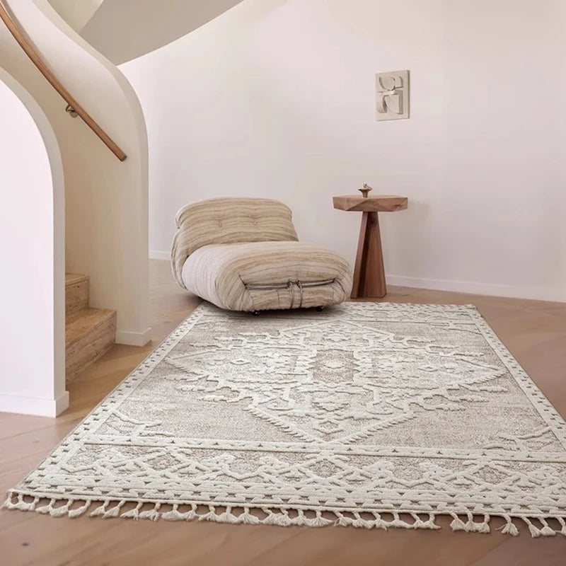 Traditional Large Rectangular Area Rug / Ruchi
