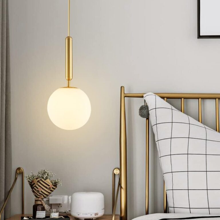 Round Glass Hanging Pendant Light / Ruchi