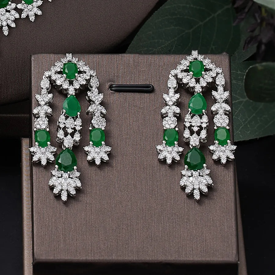 Women's Metallic Earring And Necklace Set / Ruchi