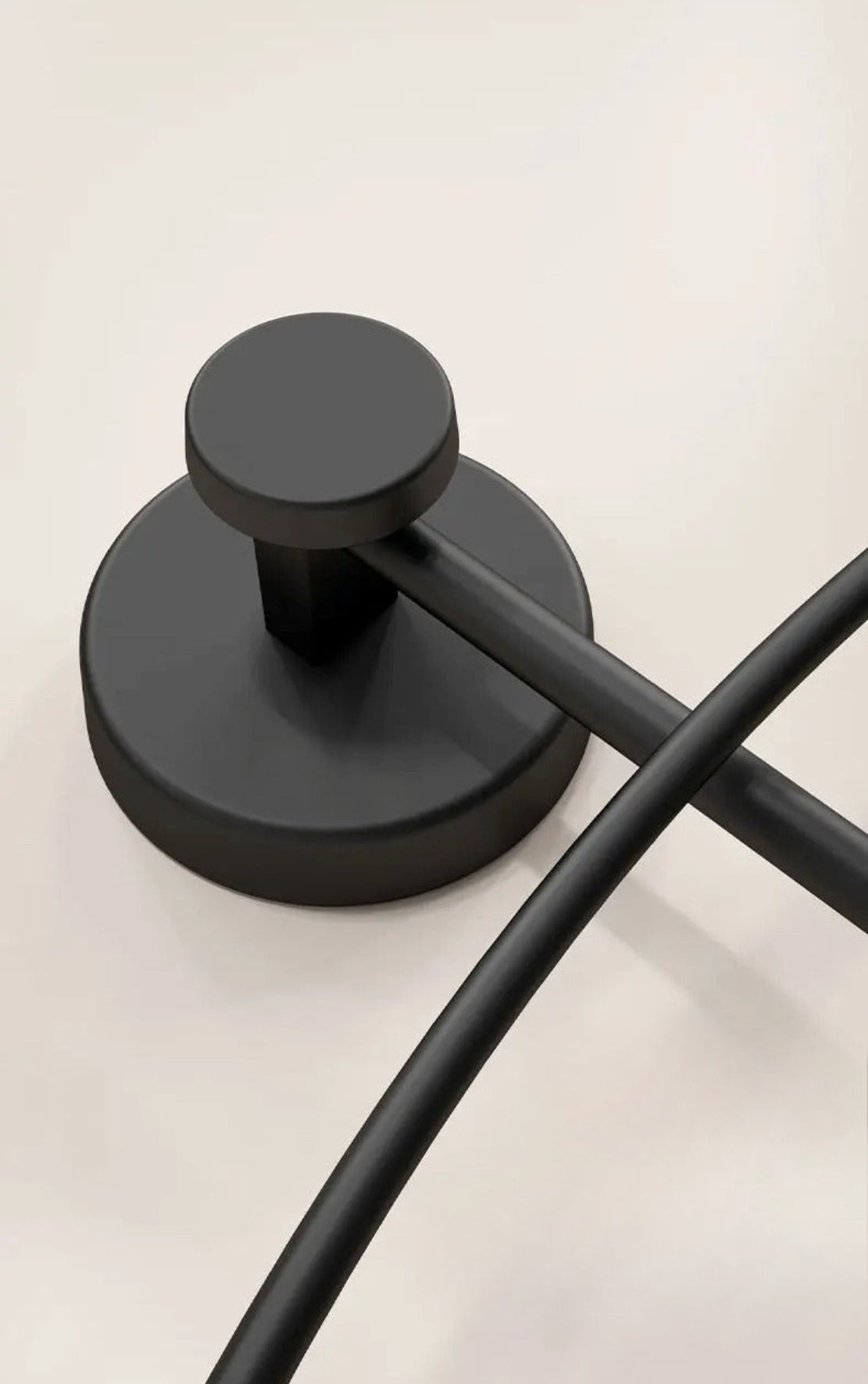 Modern Minimalistic Metal Round Wall Clock / Ruchi