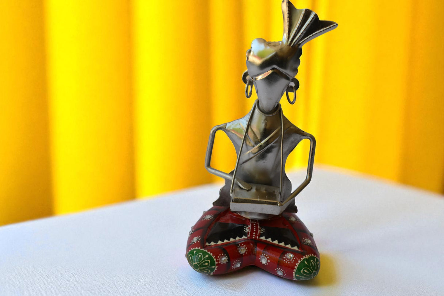 Hand Curated Decorative Metal Showpiece / Ruchi