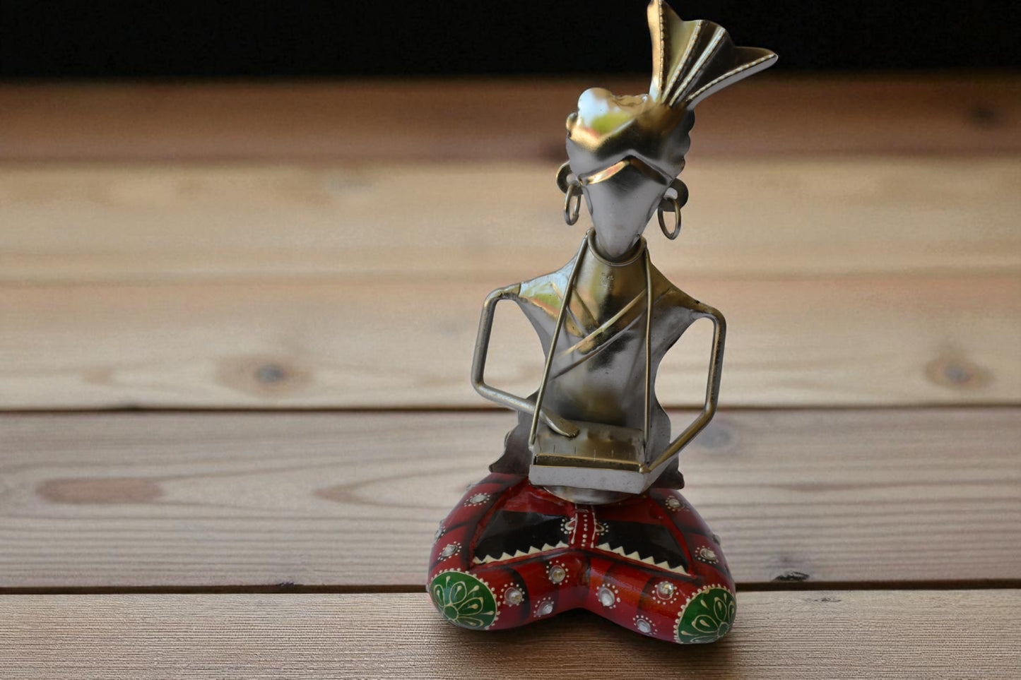 Hand Curated Decorative Metal Showpiece / Ruchi