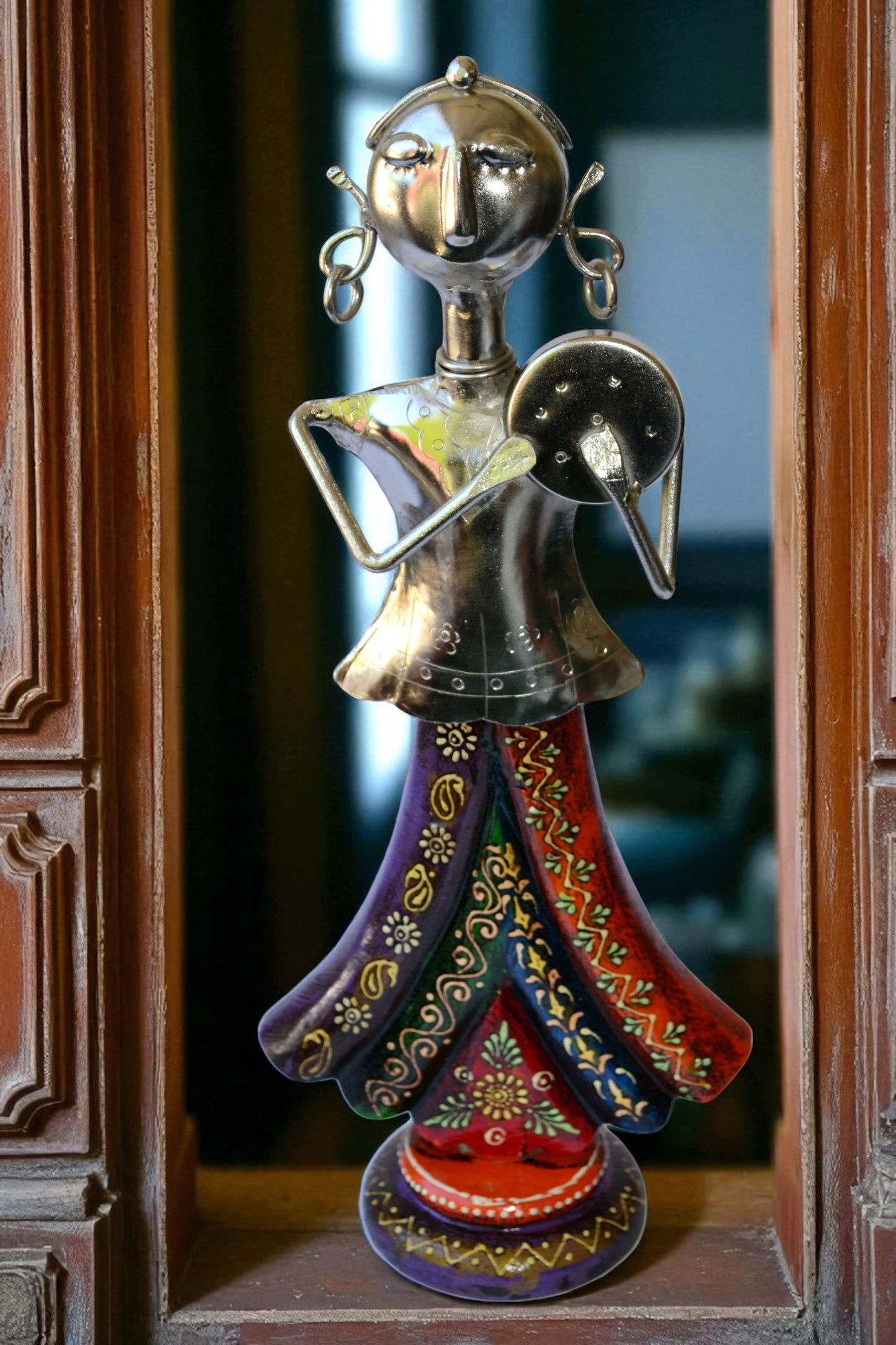 Admirable Handcrafted Standing Musician Showpiece / Ruchi