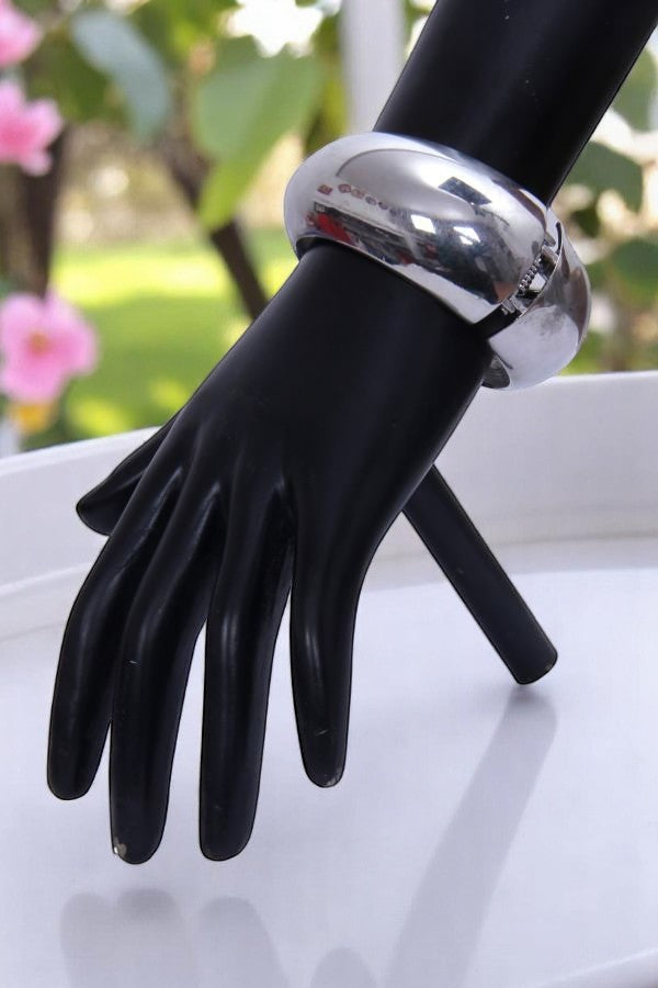 Women's Metallic Openable Bangle / Ruchi
