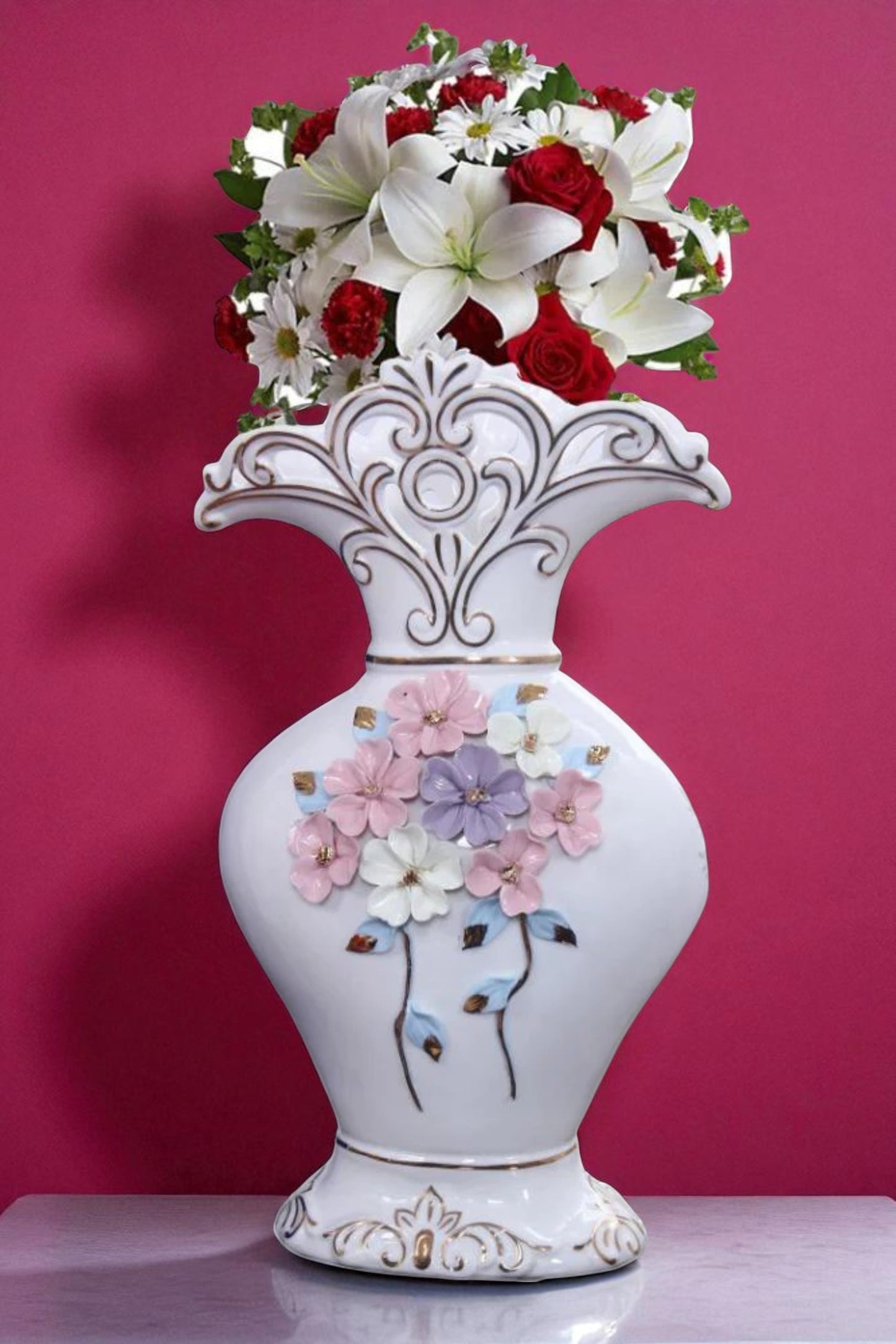 Eye-Catching Ceramic Flower Vase / Ruchi