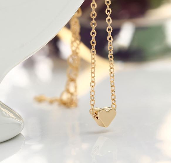 Golden Love Pendant Necklace Women / Ruchi