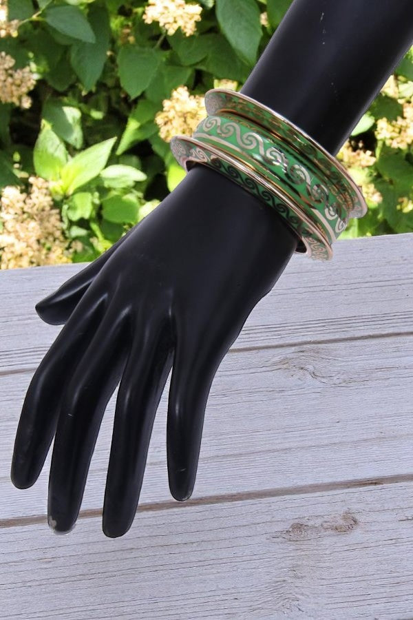 Indian Women Metal Bangles Set / Ruchi