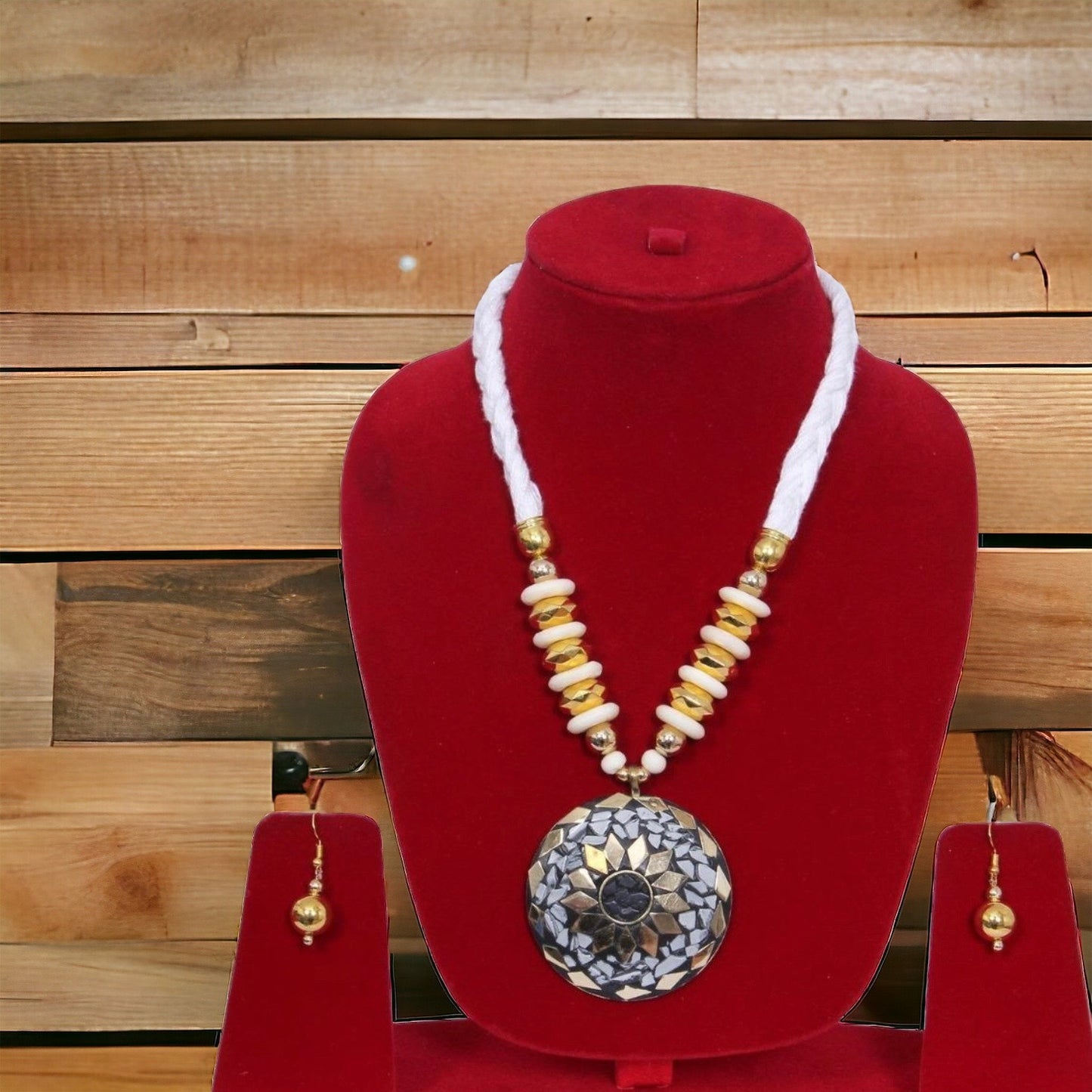 White-Gold Wooden Beaded Necklace Set / Ruchi