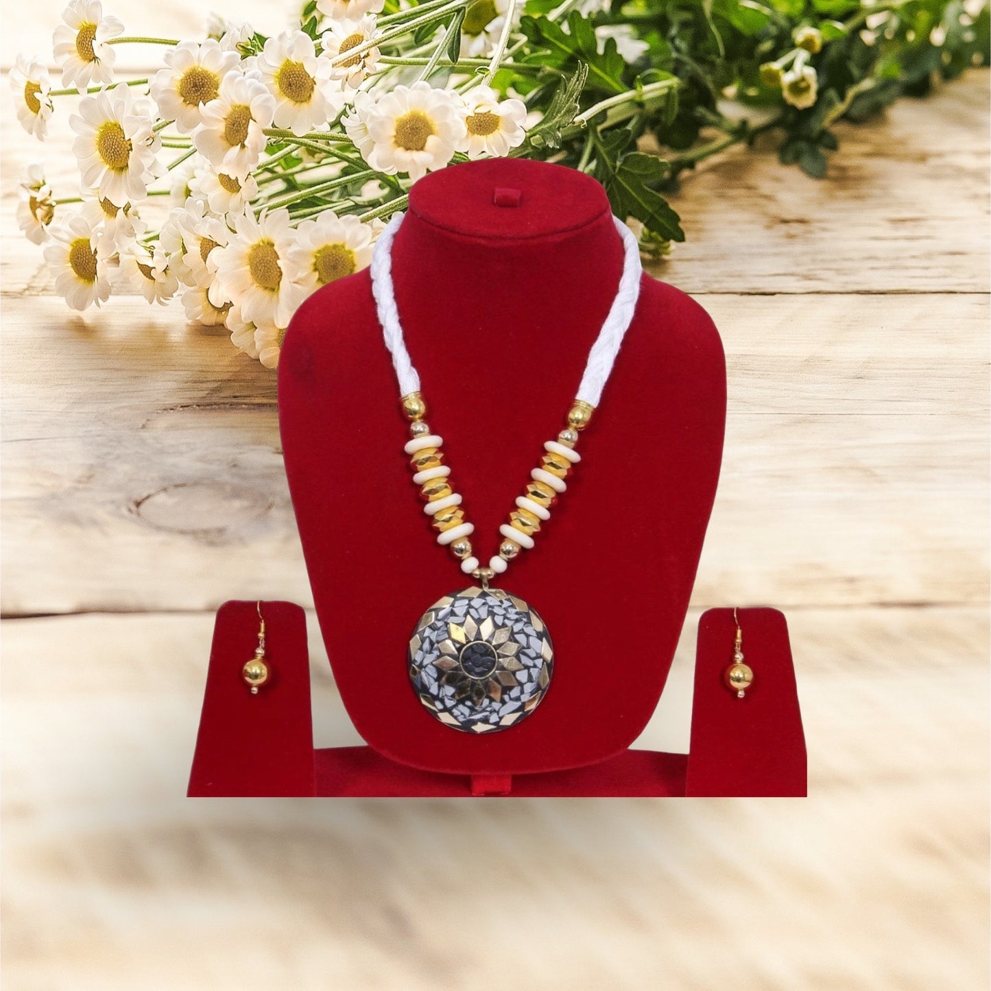 White-Gold Wooden Beaded Necklace Set / Ruchi