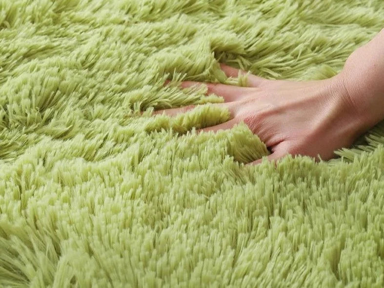 Appealing Design Solid Pattern Non-Slip Polyester Area Rug / Ruchi