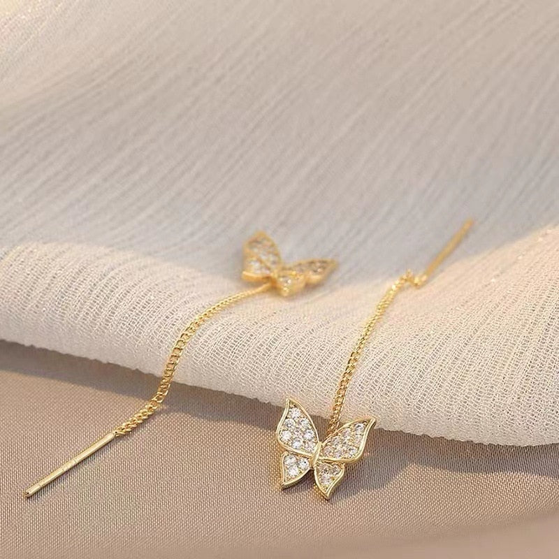 1 Pair Butterfly Pendant Golden Metal Stud Chain Earrings / Ruchi