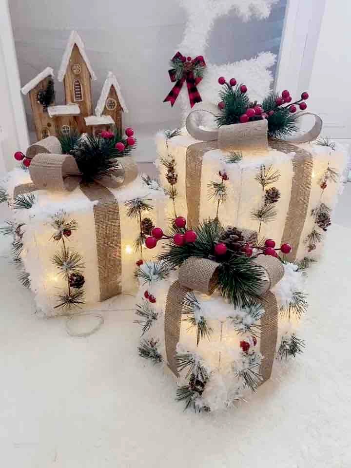 Set Of 3 Metal Christmas Gift Boxes / Ruchi