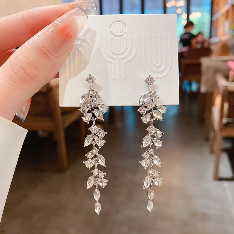 1 Pair Leaf Design Crystal Metal Drop Earrings / Ruchi