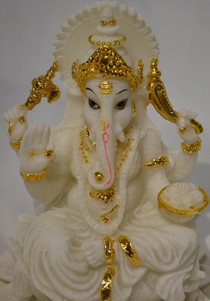 Marvelous 1 Pc White Polyresin Idol For Home Décor / Ruchi