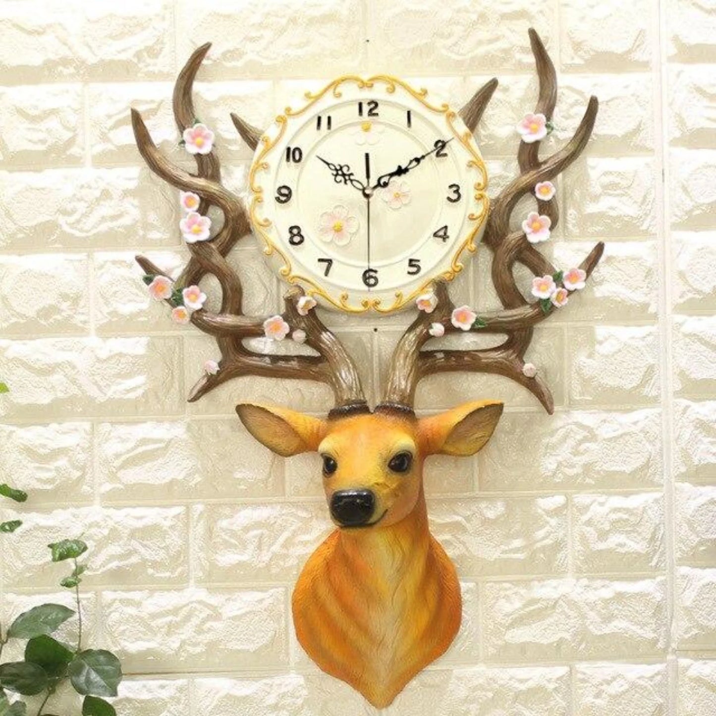 Eye-Catching 3D Resin Clock / Ruchi