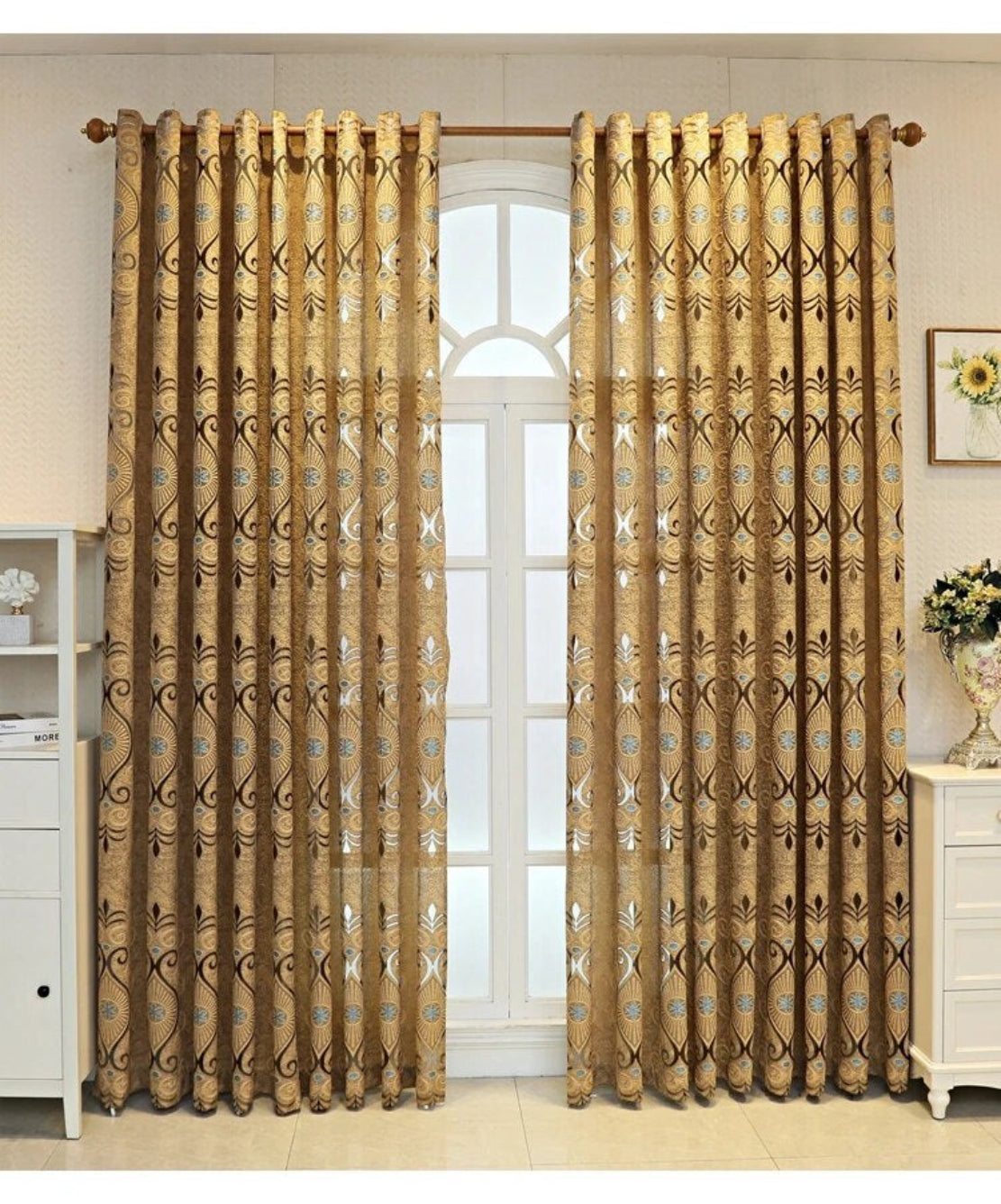 Luxury Embroidered Fabric Curtain / Ruchi