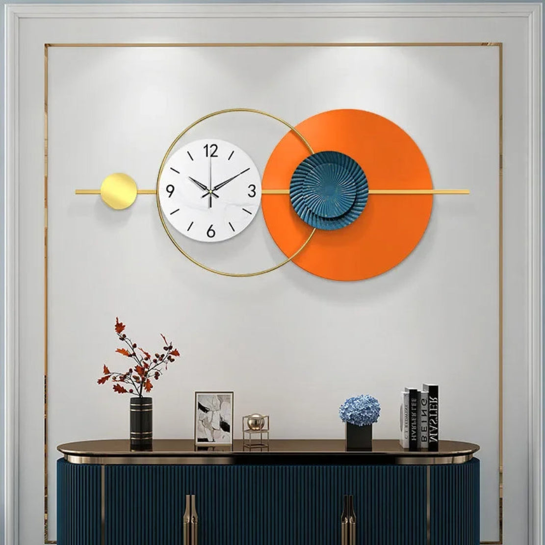 Modern Metallic Wall Clock Decor / Ruchi