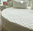 Cotton Round Fitted Bedsheet And Pillows