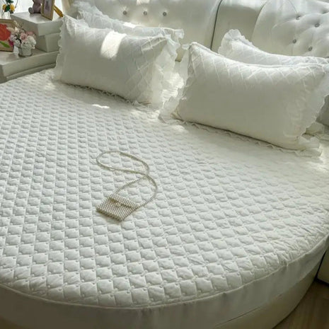 Cotton Round Fitted Bedsheet And Pillows / Ruchi