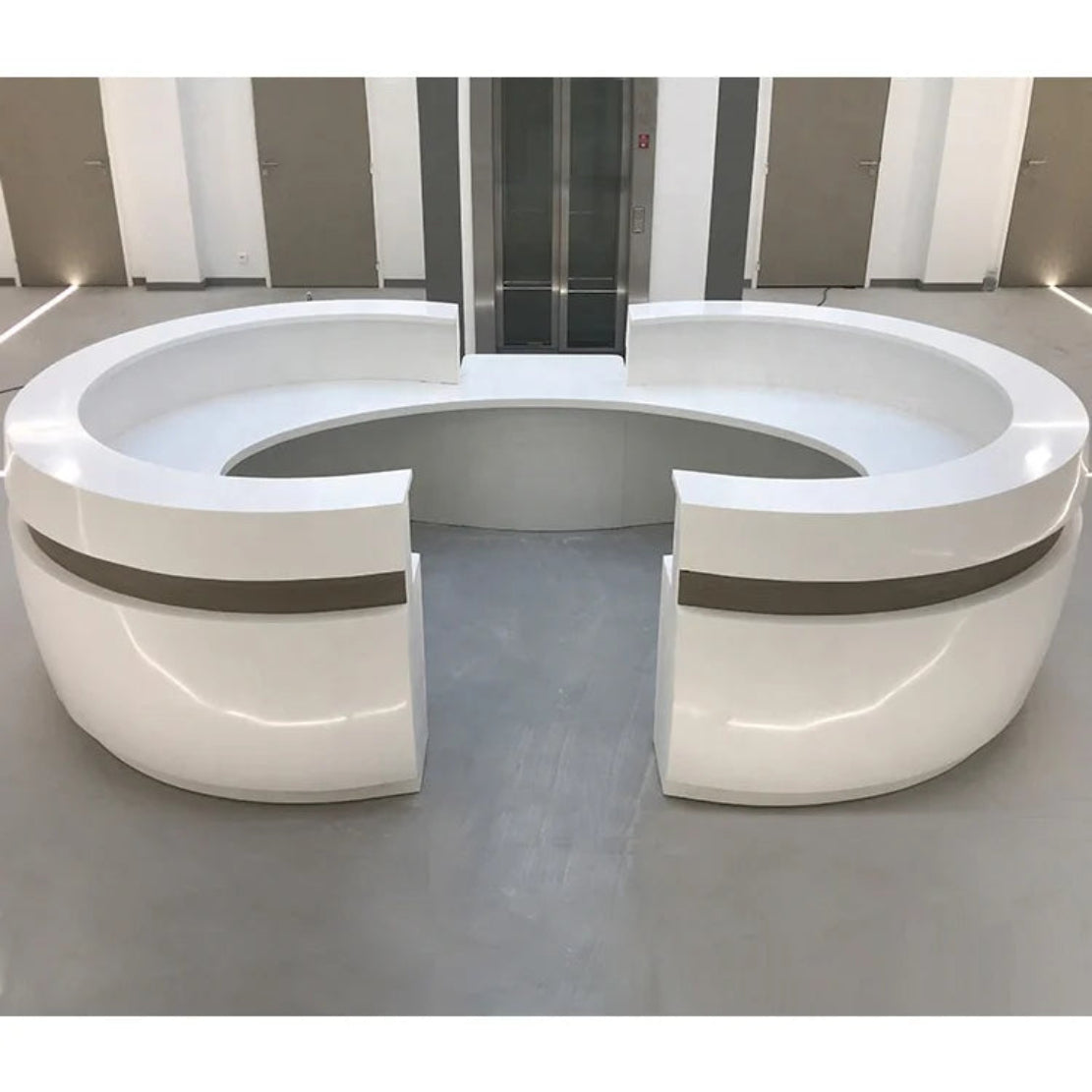 U Shaped Wooden Reception Desk / Ruchi
