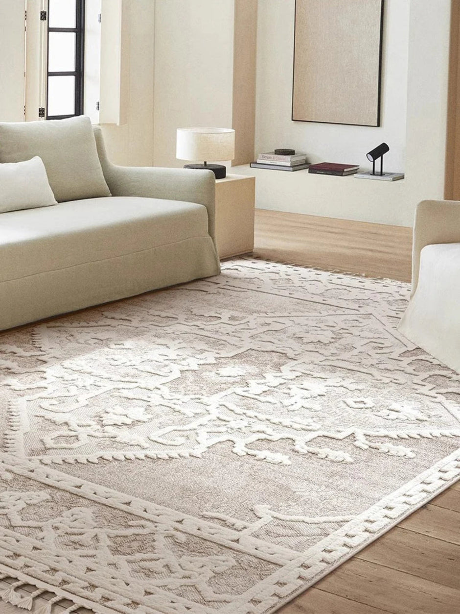 Traditional Large Rectangular Area Rug / Ruchi