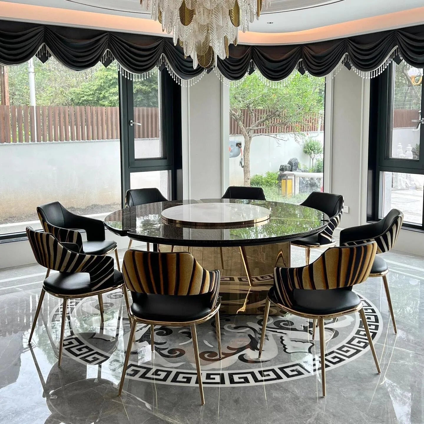 Shiny Wooden Top Round Dining Table Set / Ruchi