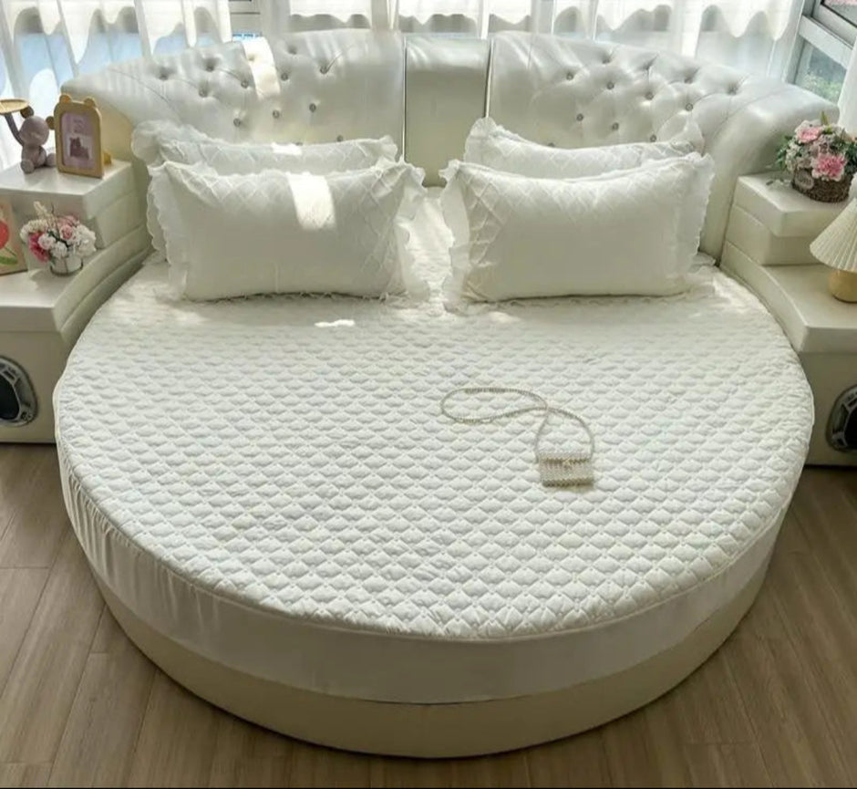 Cotton Round Fitted Bedsheet And Pillows