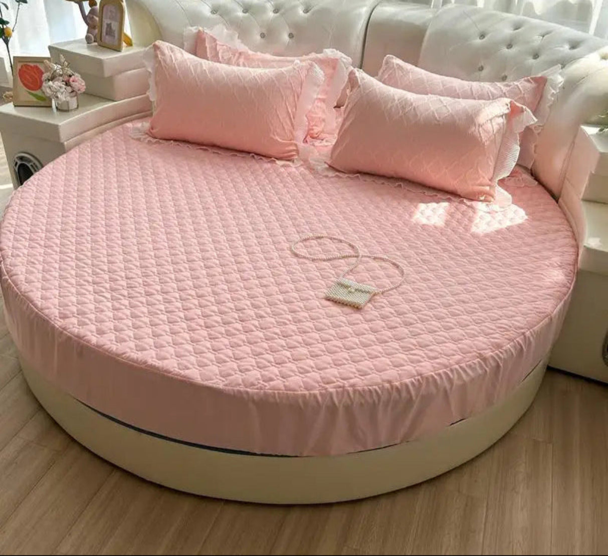 Cotton Round Fitted Bedsheet And Pillows