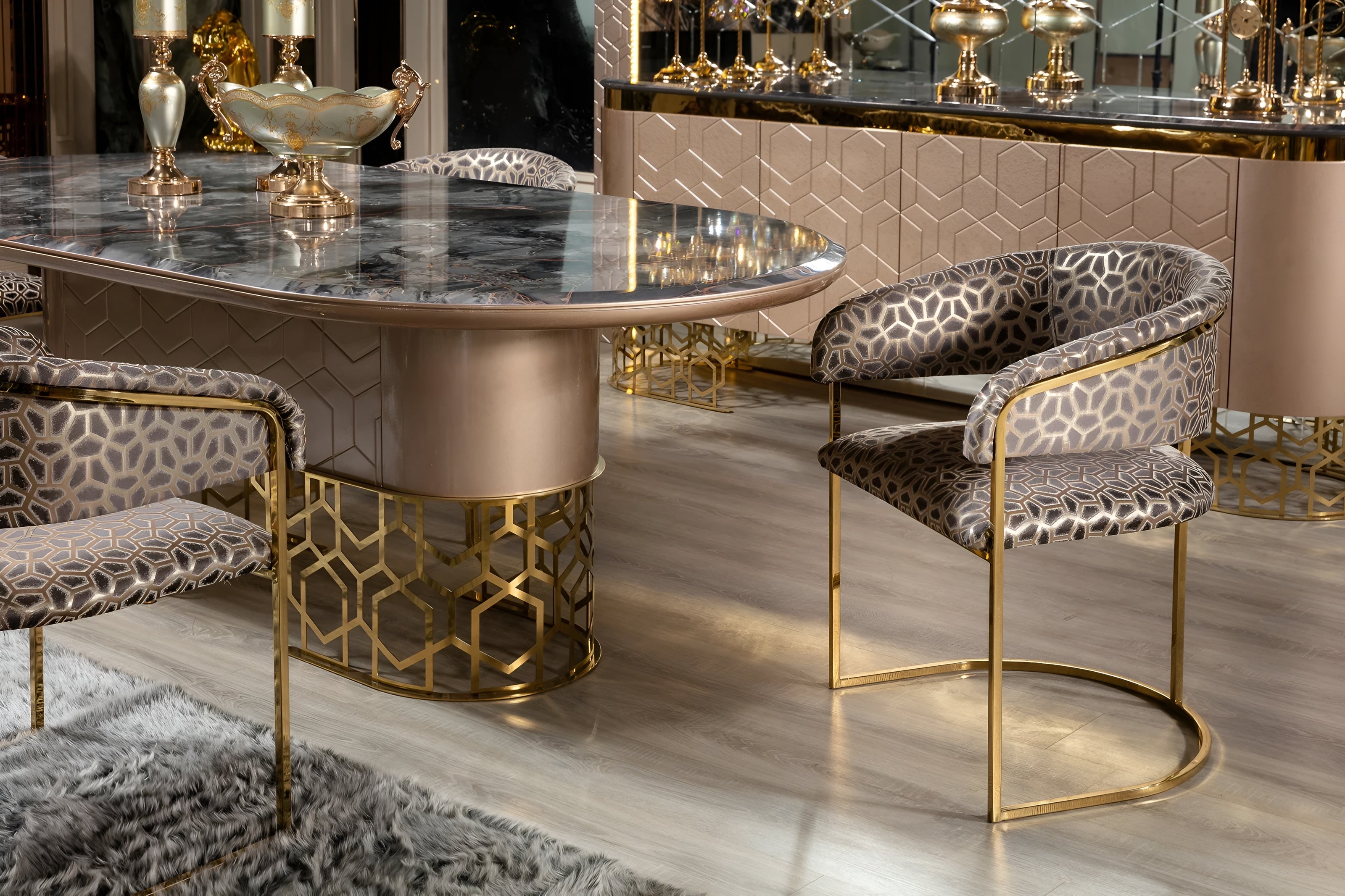 Shiny Marble Top Dining Table Set / Ruchi