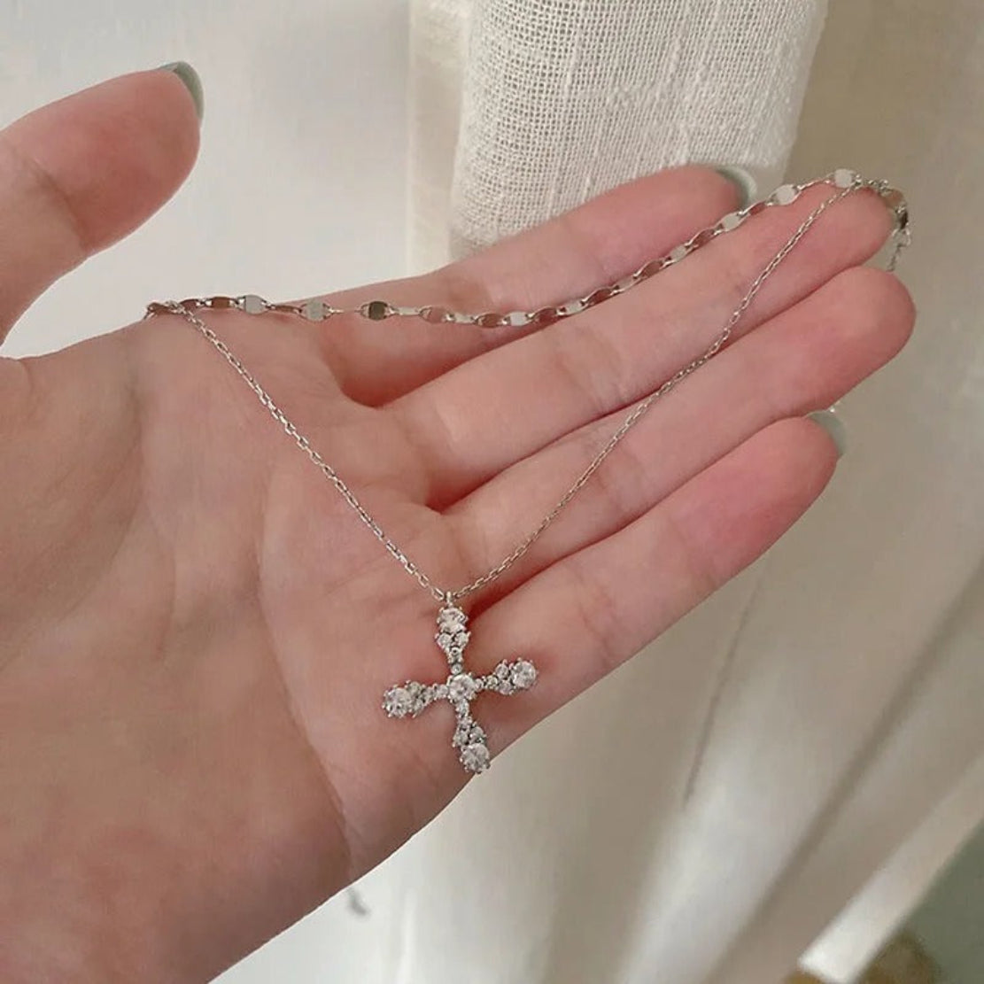 Double Chain Cross Pendant Necklace / Ruchi