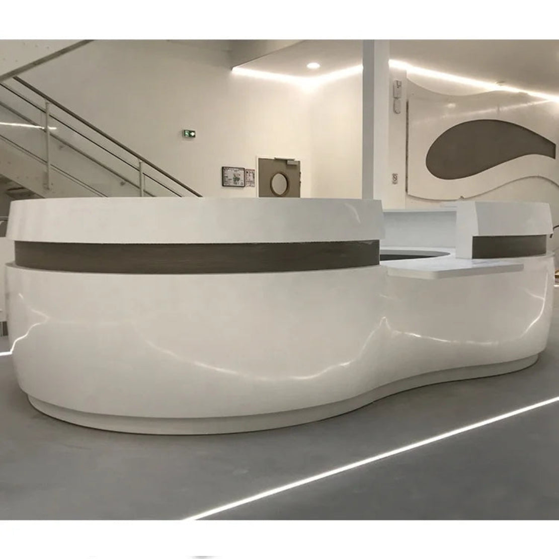 U Shaped Wooden Reception Desk / Ruchi
