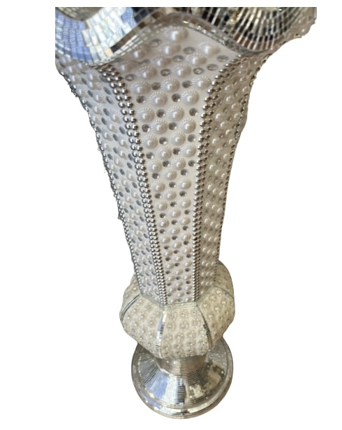 Modern Long Neck Flower Vase Decor / Ruchi