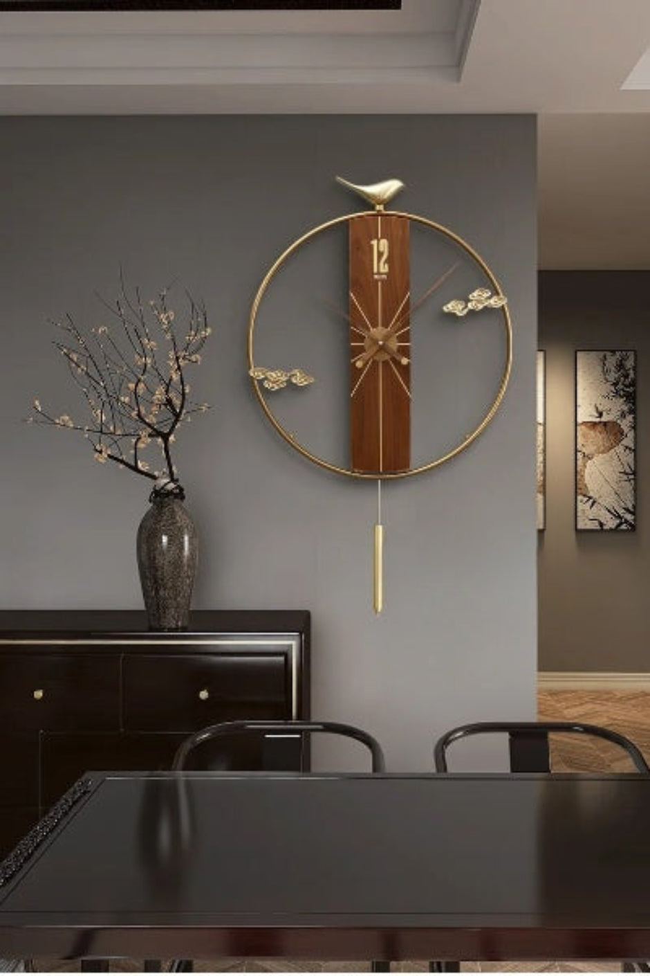 Modern Wall Clock With Pendulum / Ruchi