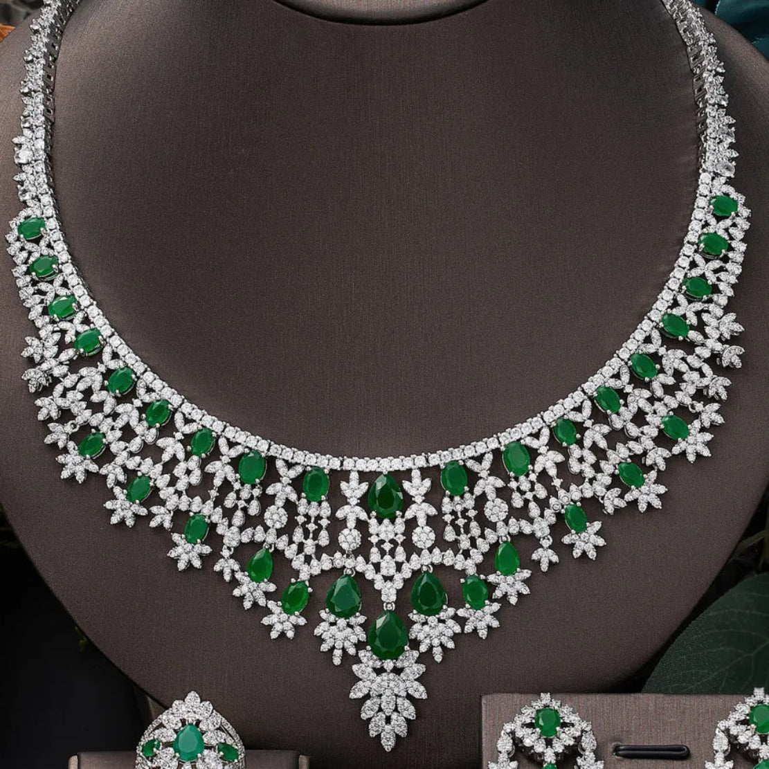 Women's Metallic Earring And Necklace Set / Ruchi