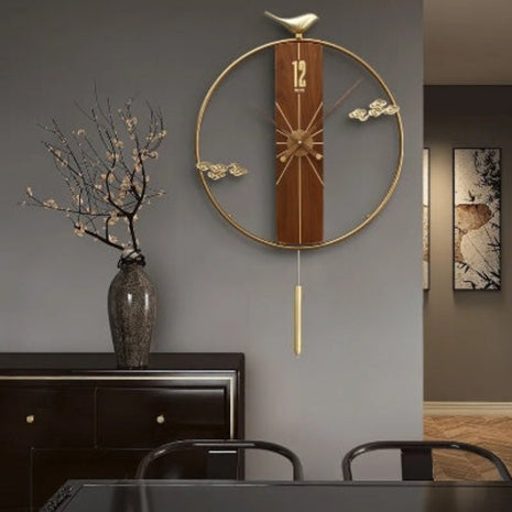 Modern Wall Clock With Pendulum / Ruchi