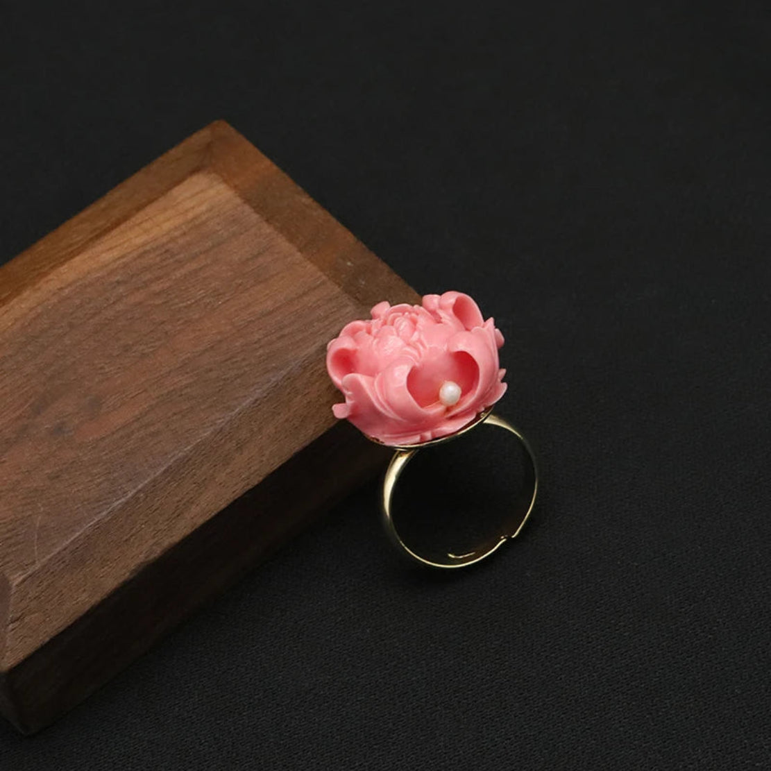 Coral Pendant Design Pearl Metal Ring / Ruchi