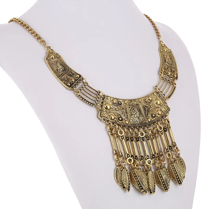 Antique Boho Leaf Style Necklace / Ruchi