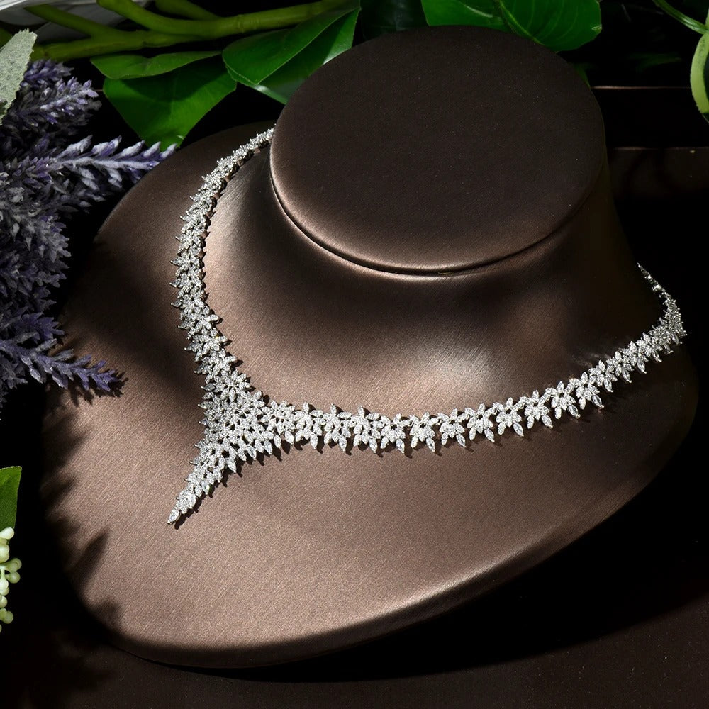 Elegant AAA Cubic Zircon Leaf Pattern Crystal Metal Golden Necklace Set / Ruchi