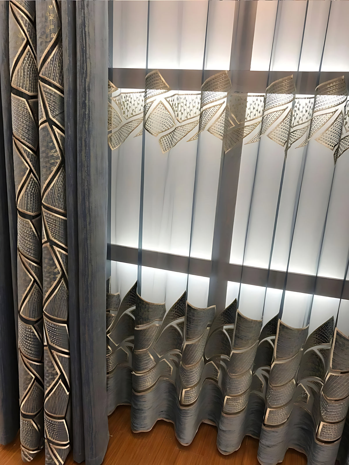 Modern Velvet Window Curtain For Bedroom / Ruchi