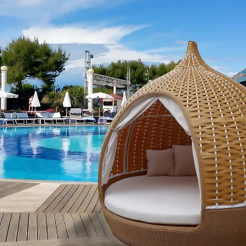 Rattan Round Outdoor Day Bed / Ruchi