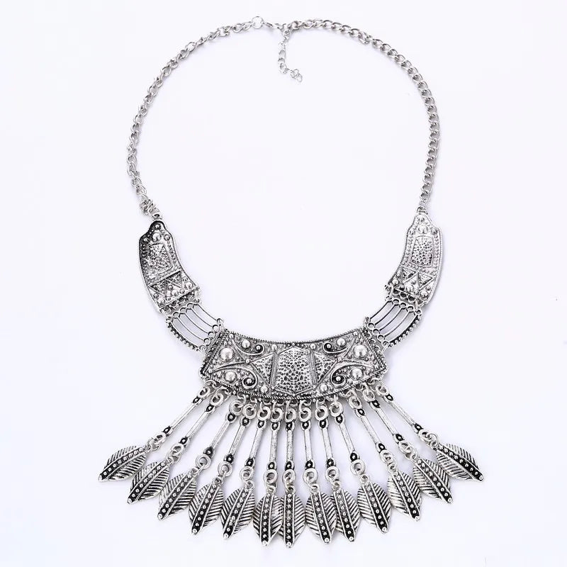 Antique Boho Leaf Style Necklace / Ruchi