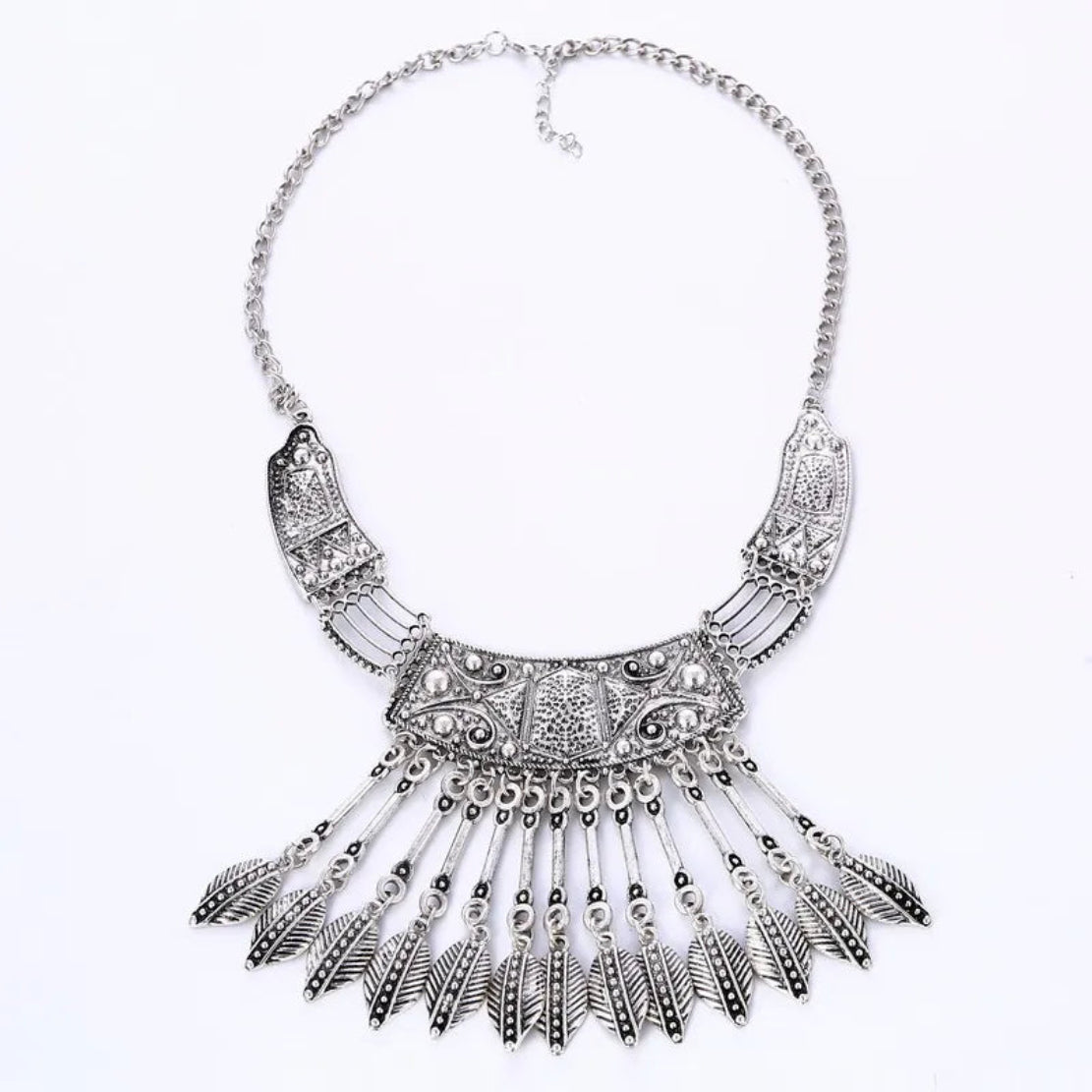 Antique Boho Leaf Style Necklace / Ruchi