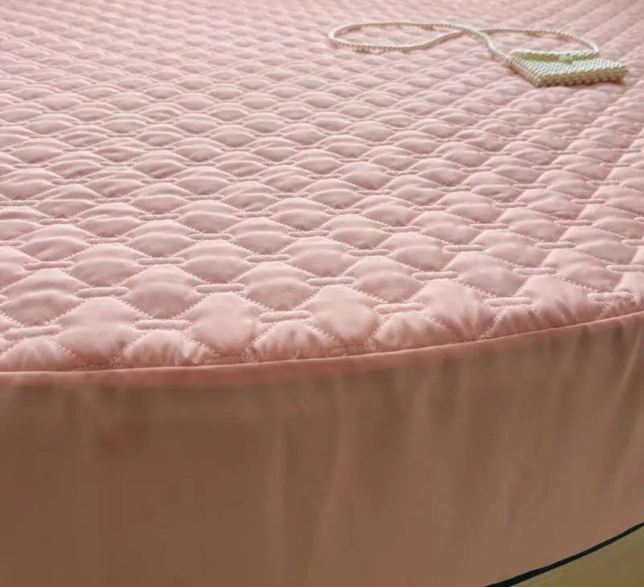Cotton Round Fitted Bedsheet And Pillows / Ruchi