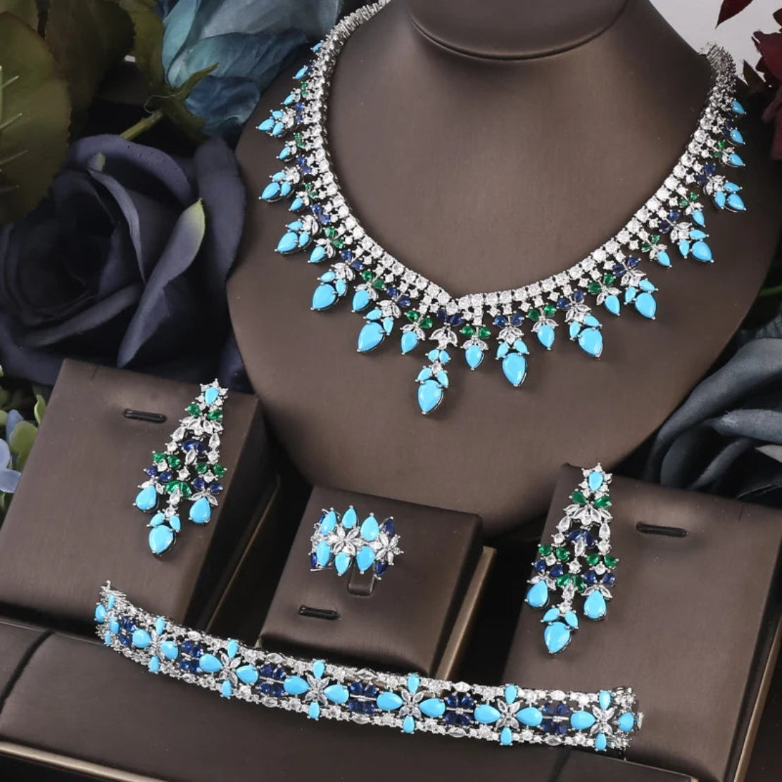 Silver Design Necklace Set For Women / Ruchi