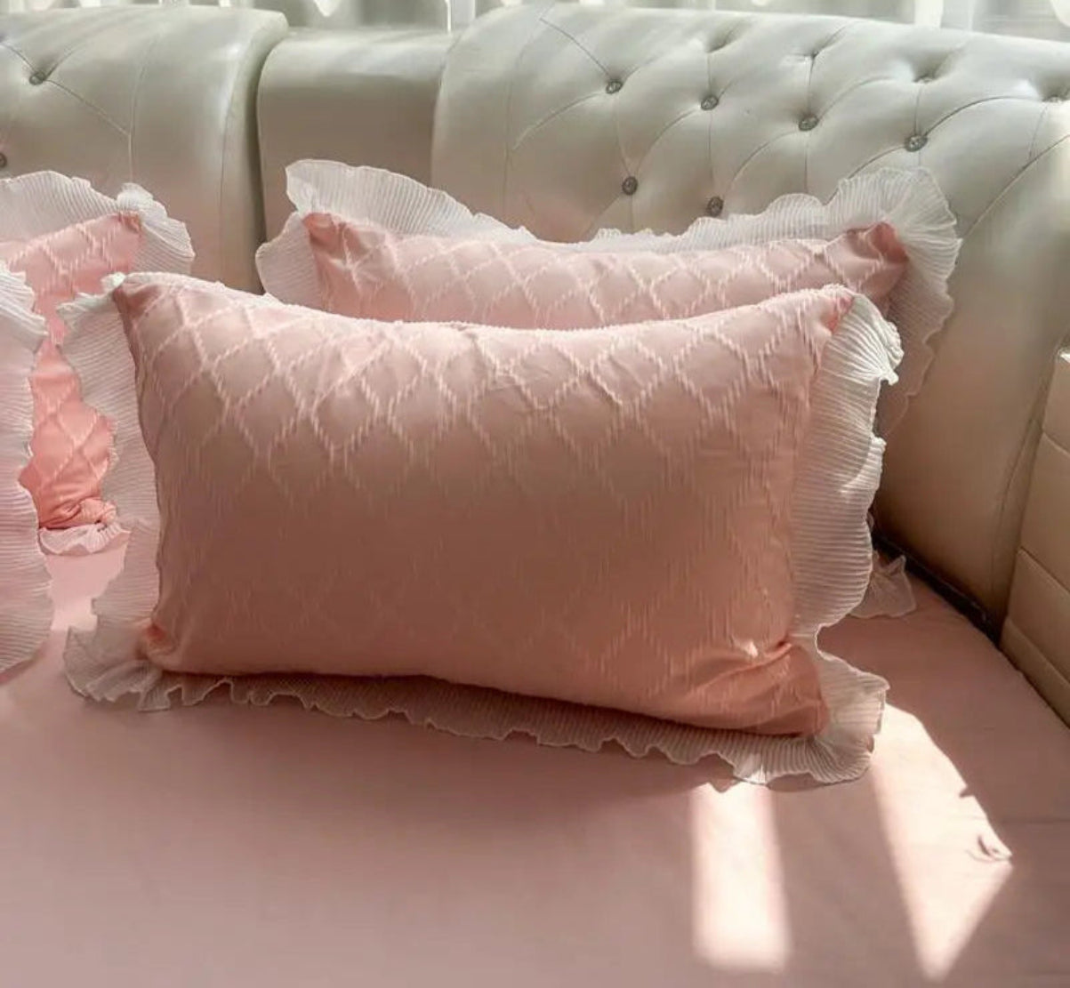 Cotton Round Fitted Bedsheet And Pillows / Ruchi