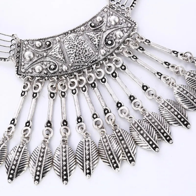 Antique Boho Leaf Style Necklace / Ruchi