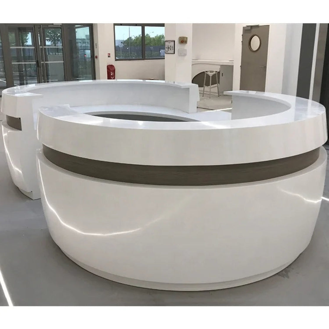 U Shaped Wooden Reception Desk / Ruchi