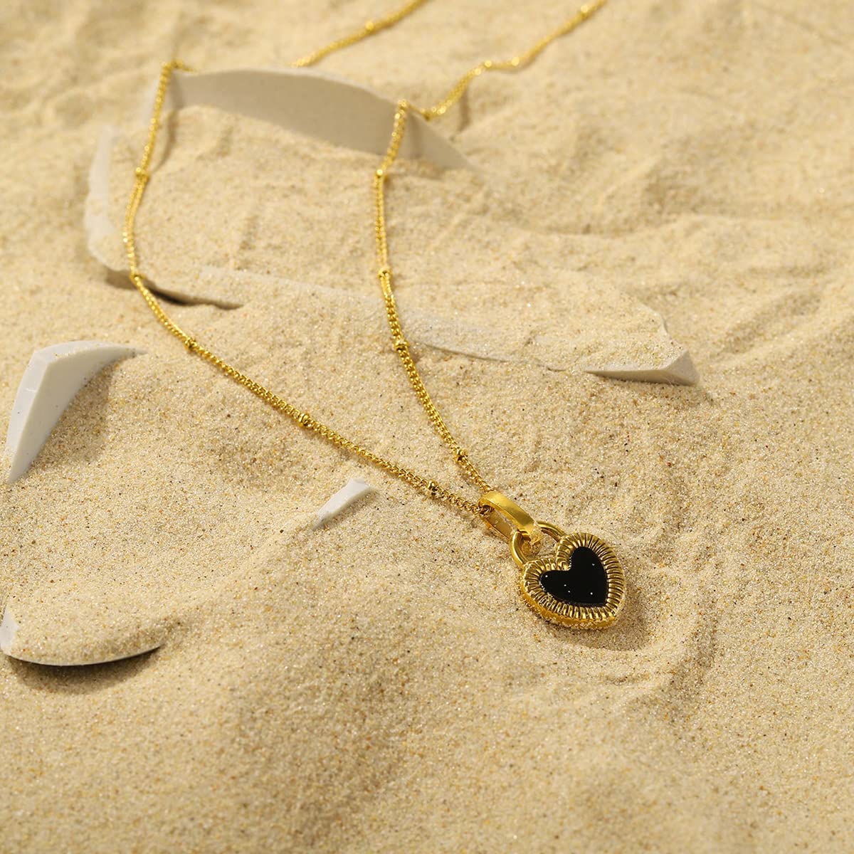 Black and Gold Love Necklace / Ruchi