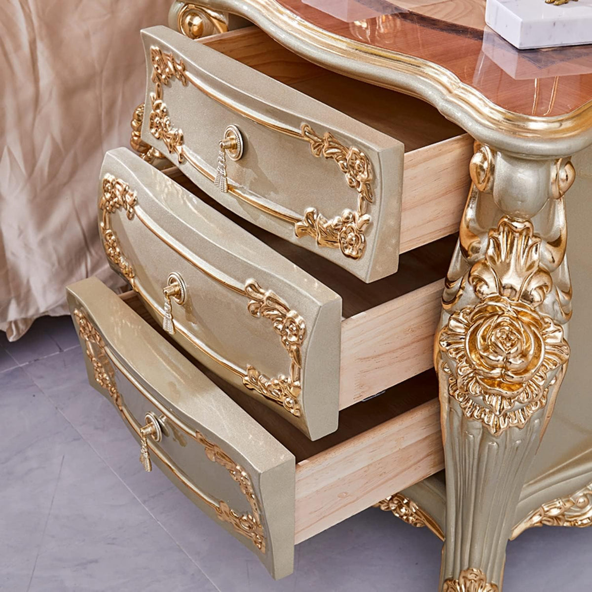 Luxury European Leather Bed / Ruchi
